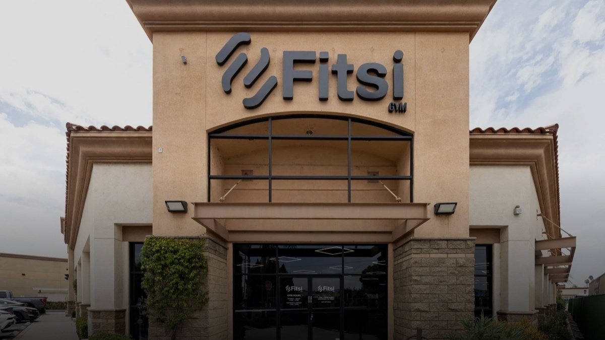 Fitsi Escondido gym storefront exterior in Escondido, CA